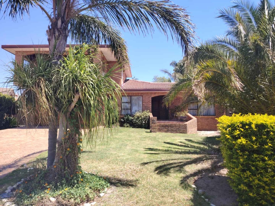 To Let 4 Bedroom Property for Rent in Ridgeworth Western Cape